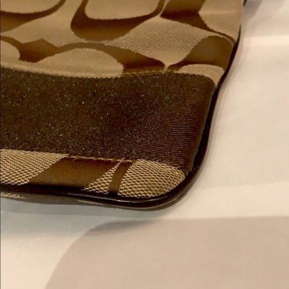 Coach Crossbody - Picture 2 of 3